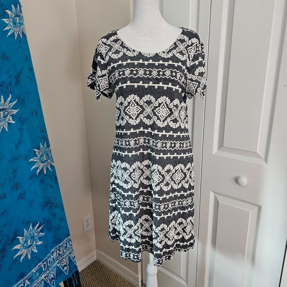 Ronni Nicole M Gray Medallion Print Swing Dress Short Sleeve Boho Tie Sleeve